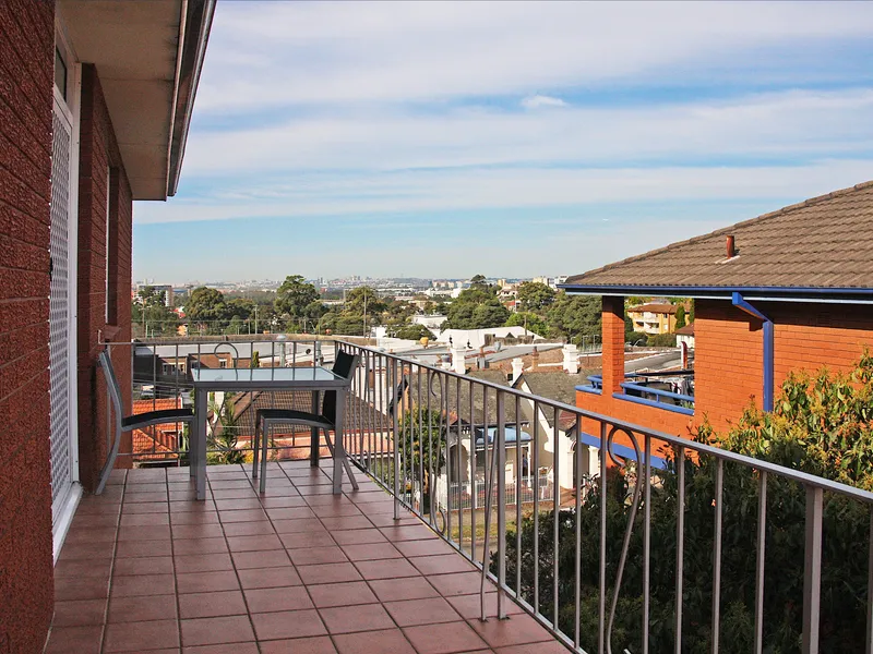 Affordable Top Floor Apartment