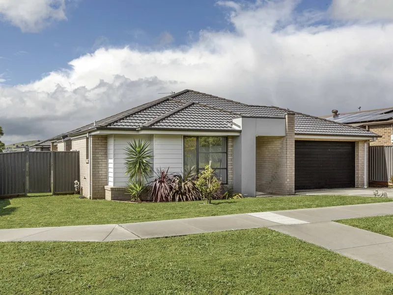 Immaculately Presented Family Home Ready Now