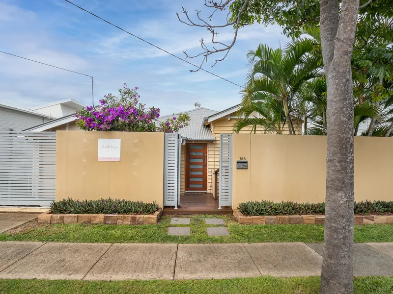 WILSTON QUEENSLANDER WITH ADJOINING SHOP SPACE
