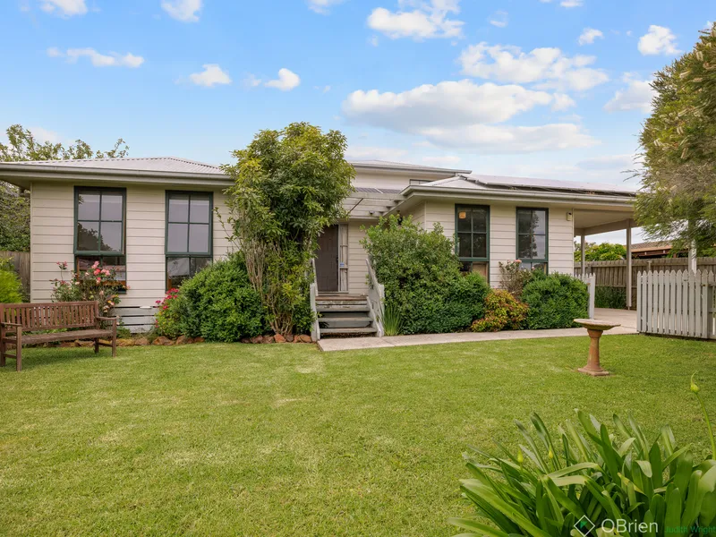 Delightful 4 Bedroom Home in Central Cowes Location