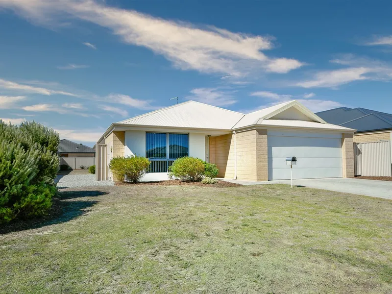 Beautiful Open Plan Home With Rare Side Access!