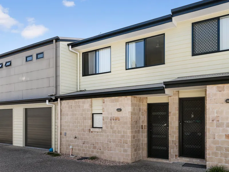 Low Maintenance and Perfectly Positioned!