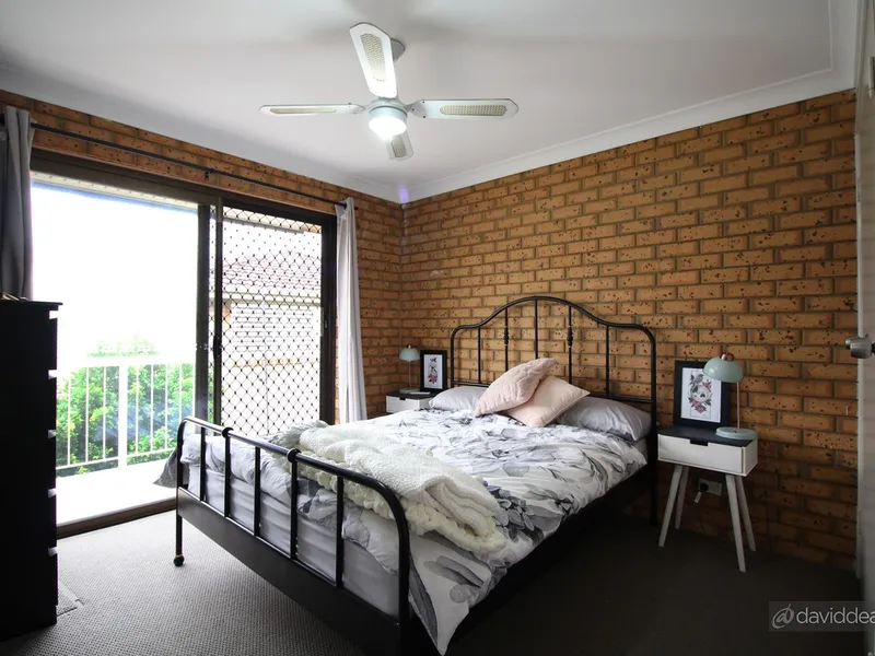 Tidy Townhouse in a Super Convenient Location