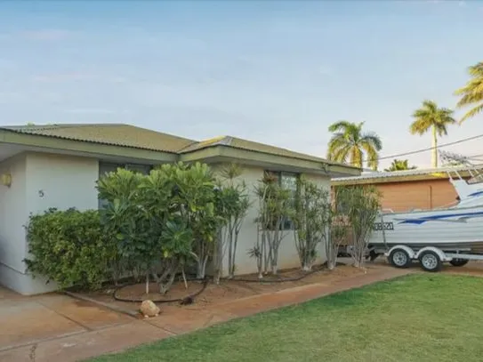 Beautiful family home overlooking Cape Range