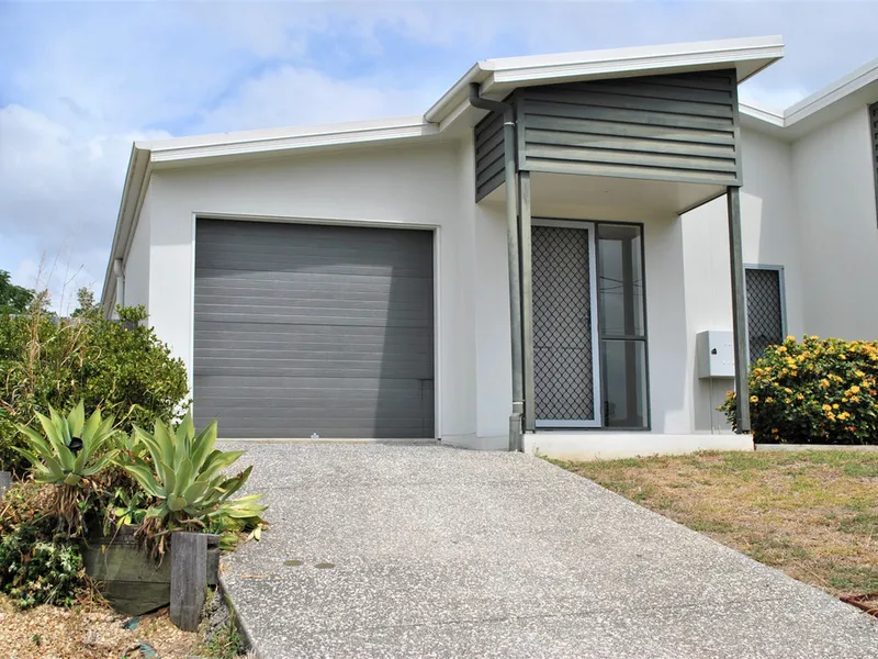 MODERN 3 BEDROOM DUPLEX, PLUS STUDY