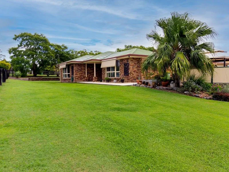 Look no further I have the home for you!! Large Family home, pool & shed