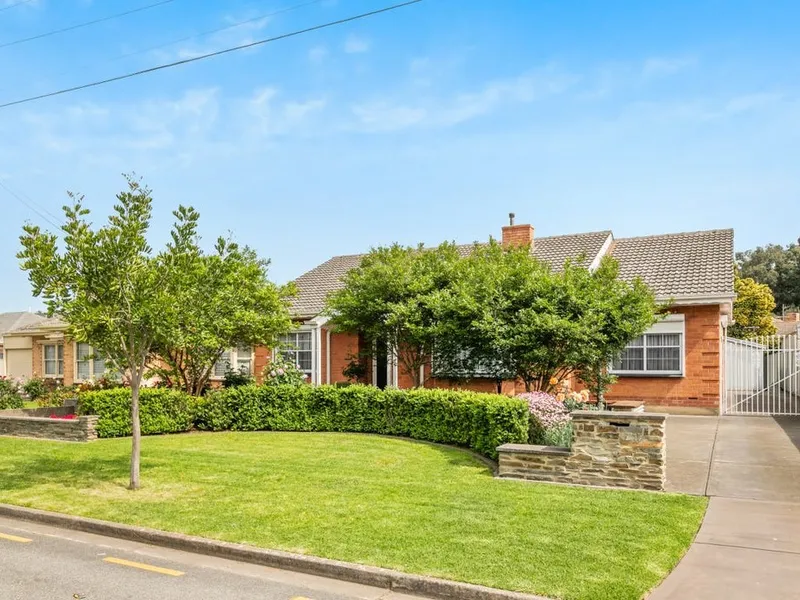 Stylish, Spacious and Attractive Family Home (No Pets)