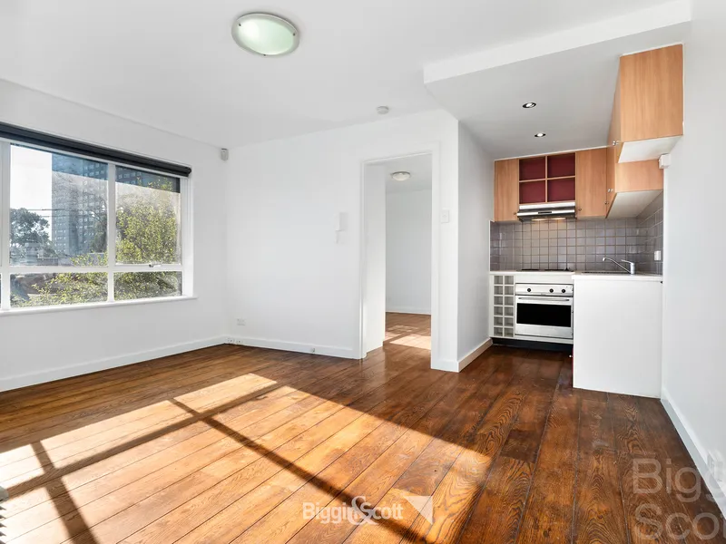 LIGHT AND BRIGHT IN PRIME POCKET