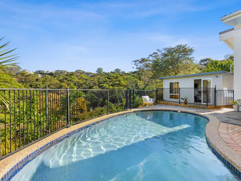 Effortless Family Living with Blissful Private Treetop Vista