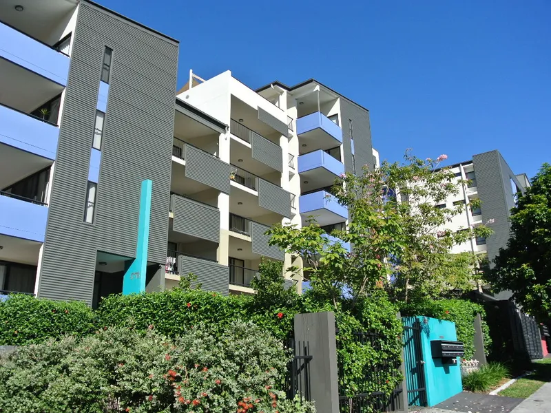 Convenient and affordable 4th floor 2 bedroom 2 bathroom apartment with great views