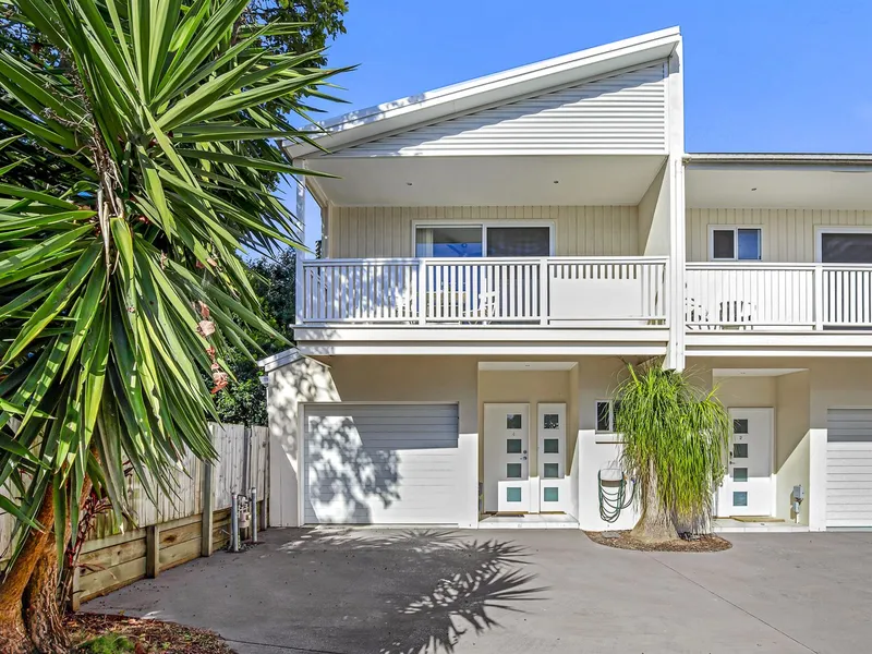 Low-Maintenance Townhouse in Boutique Development