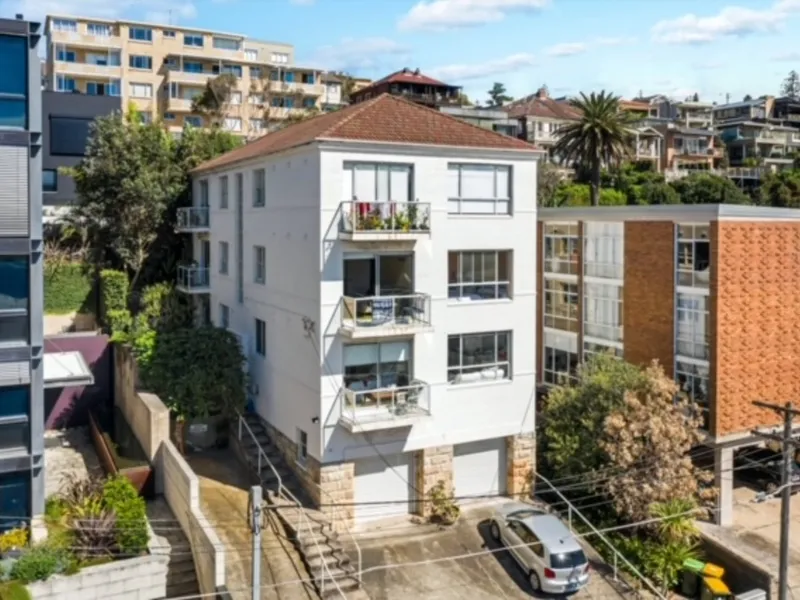 Bronte Beach pad - view by appointment