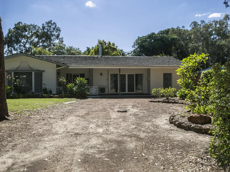 Family Home on Tranquil Darlington Bush Block.