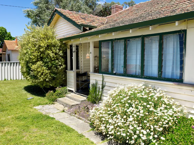 Developers Delight - 3600m2 Block with Potential for Multi-Development Project or Dream Home!
