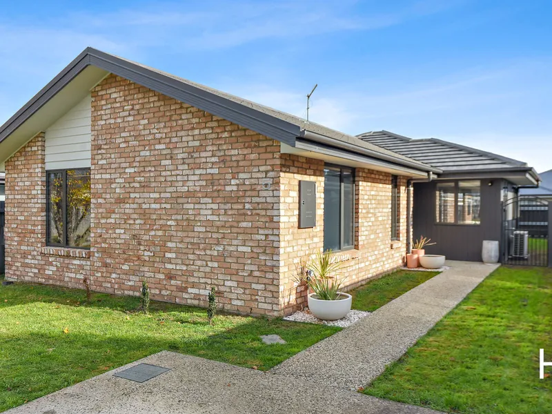 Impeccable Unit for Comfort and Convenience
