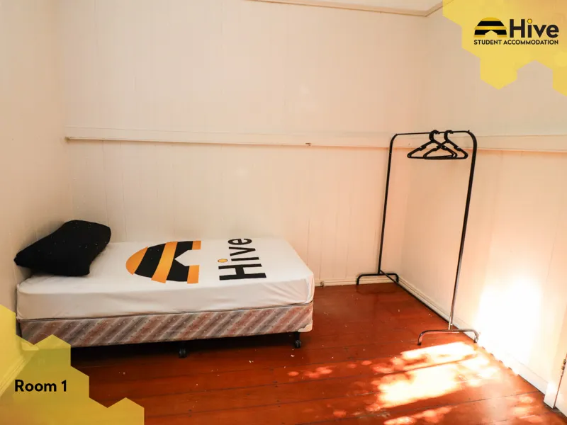 STUDENT ACCOMMODATION – 100m walk to QUT Kelvin Grove