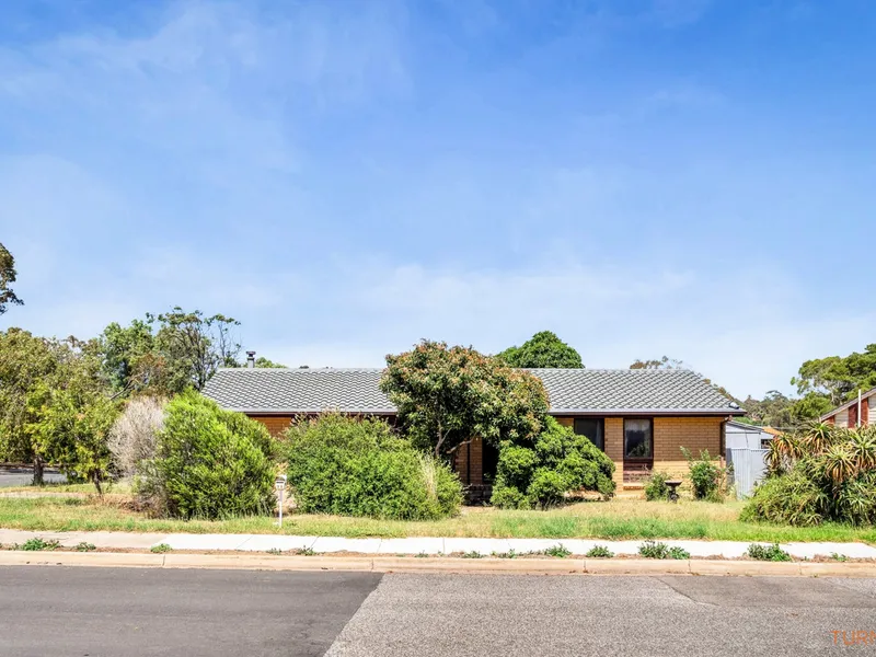 Family sized home on large corner allotment