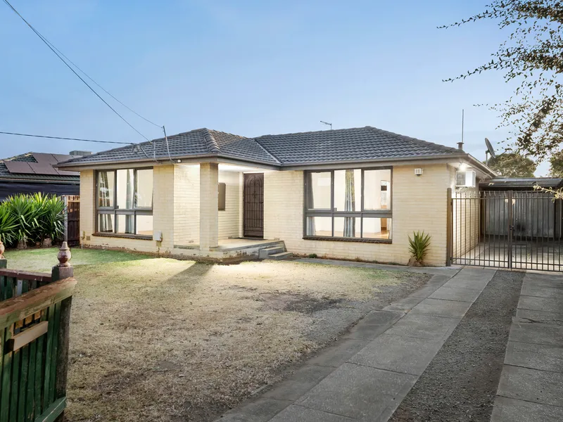 PRIME LOCATION ! LARGE BLOCK !