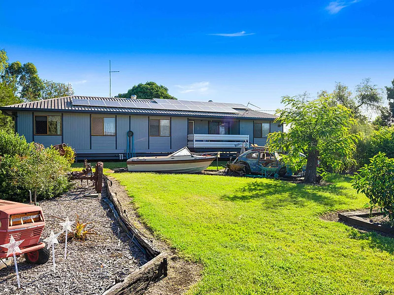 Dual Living? Home Business? With Massive Shed on Half an Acre!