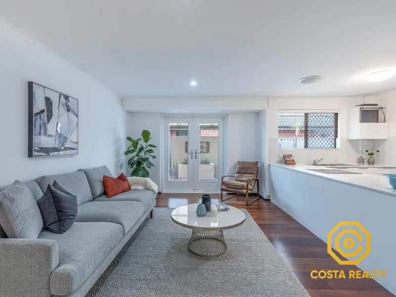 HOUSE ON A LARGE BLOCK!!!