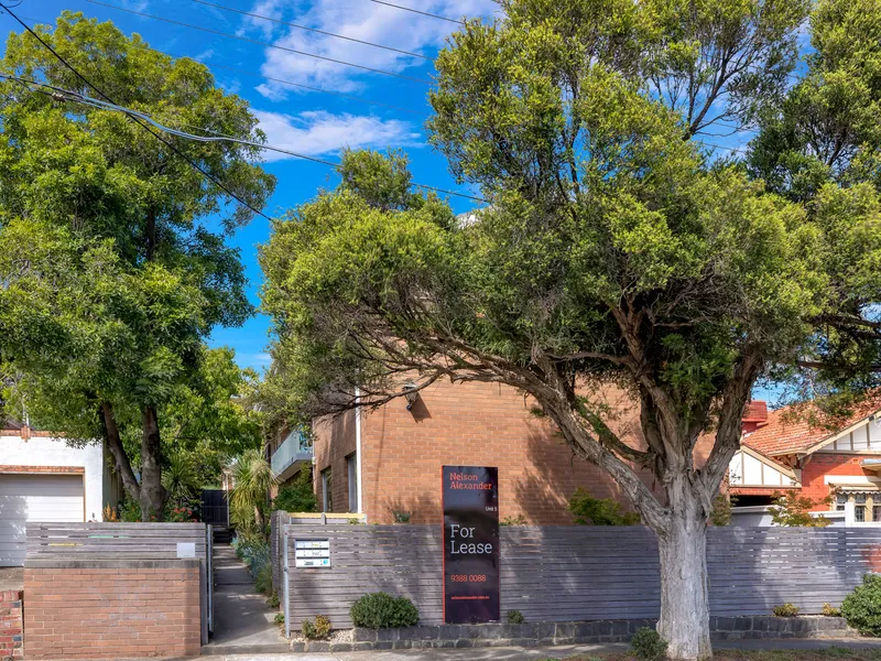 Gorgeous Apartment in Great Locale