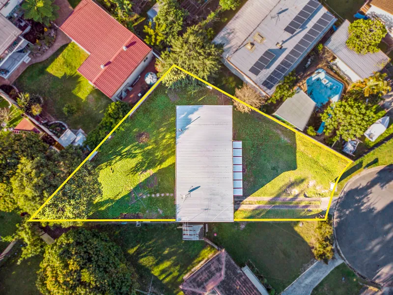 Nest or Invest! Peaceful Cul-De-Sac Family Living!