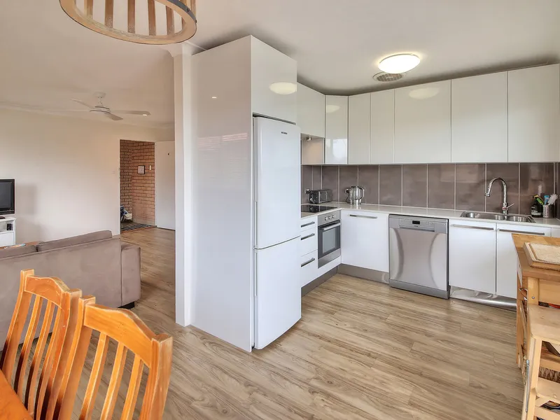 Ready To Move? Fully Renovated Two Bedroom Unit- Easy Access to the City.