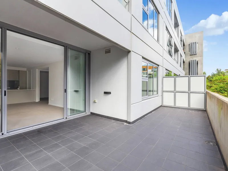 Modern Courtyard Apartment