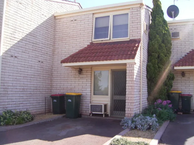 Semi-Furnished Tidy Unit in Perfect Location!