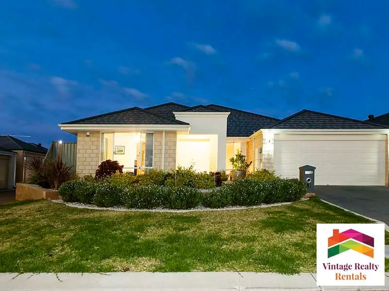 4 SPACIOUS BEDROOMS, DUCTED REVERSE CYCLE & ALARM