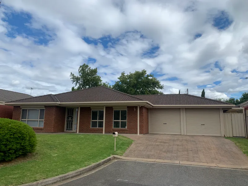 Gorgeous family home - bring your pet!