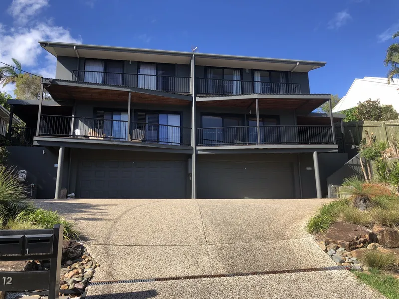 Location perfect - Sunshine Beach duplex.