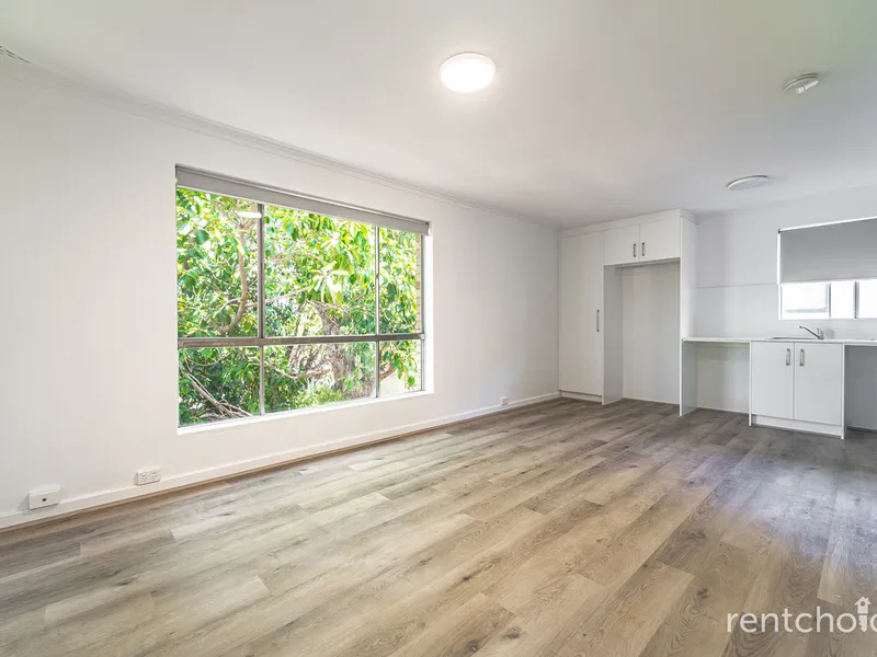 Beautifully renovated apartments in leafy suburb!