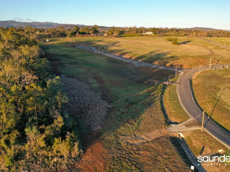 STUNNING SEMI-RURAL LAND