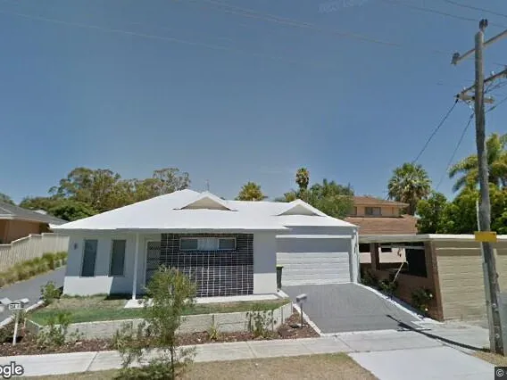 Modern 3 bed 2 bath Villa!