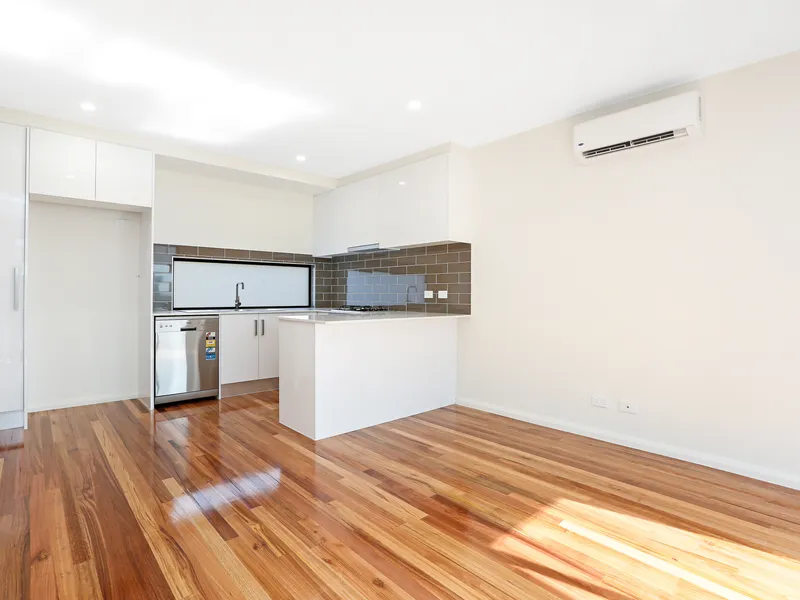 Bright Modern Townhouse