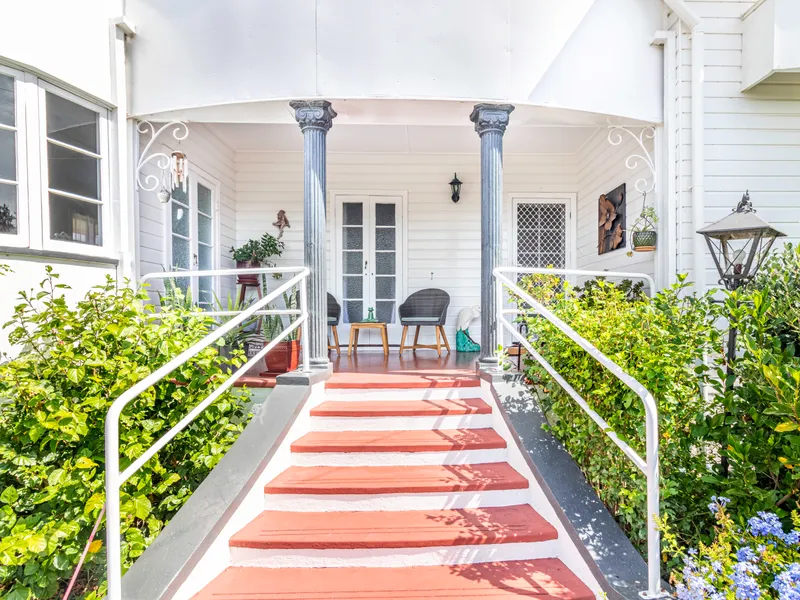 Fabulous Period Home in Dress Circle Location