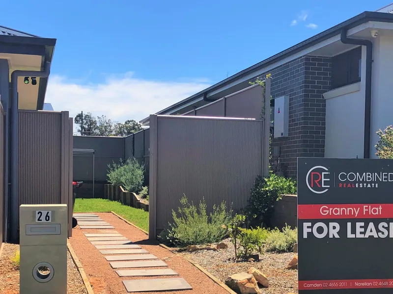 Peaceful living right on Spring Farm Lake