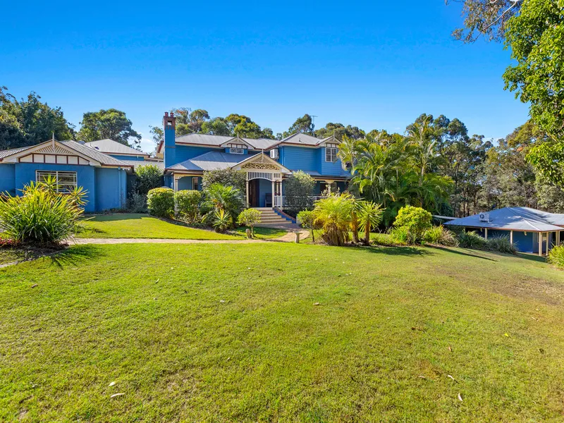 Tranquil Country Manor Suitable for Extended Family