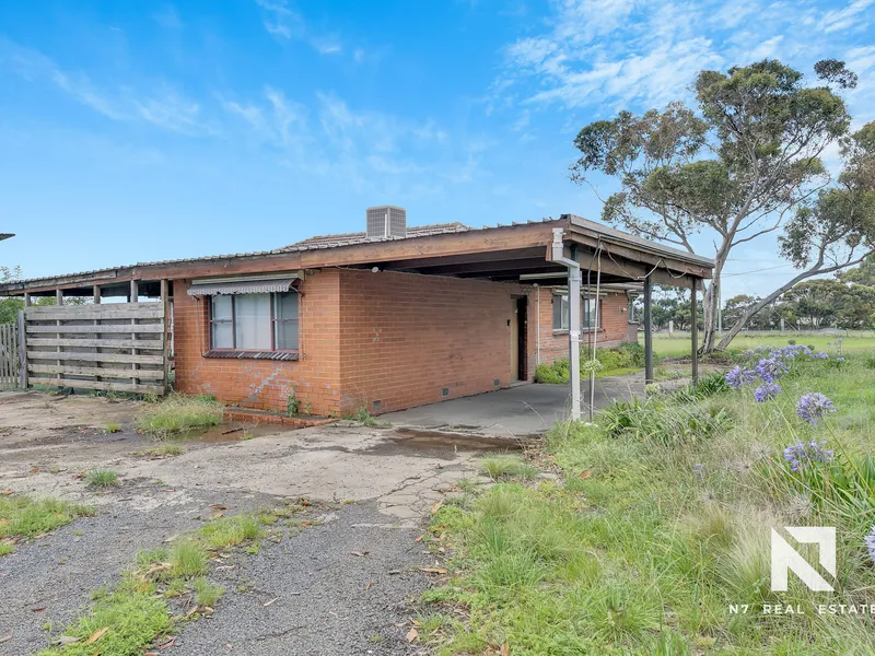 Unique Opportunity: 3.42 Acres of Land with 4-Bedroom Home in Keilor North