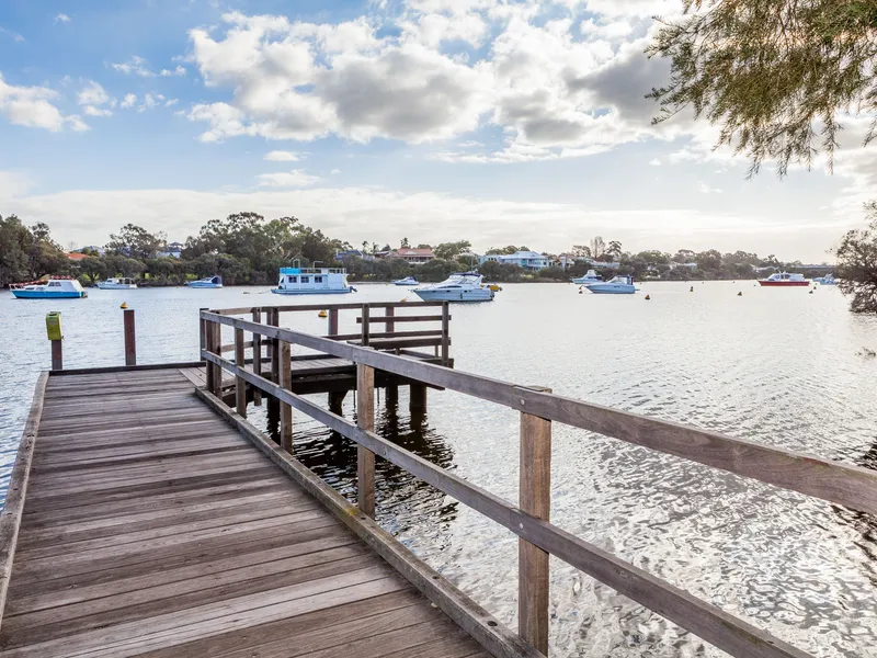 Have you ever dreamed about living next to the Canning River?