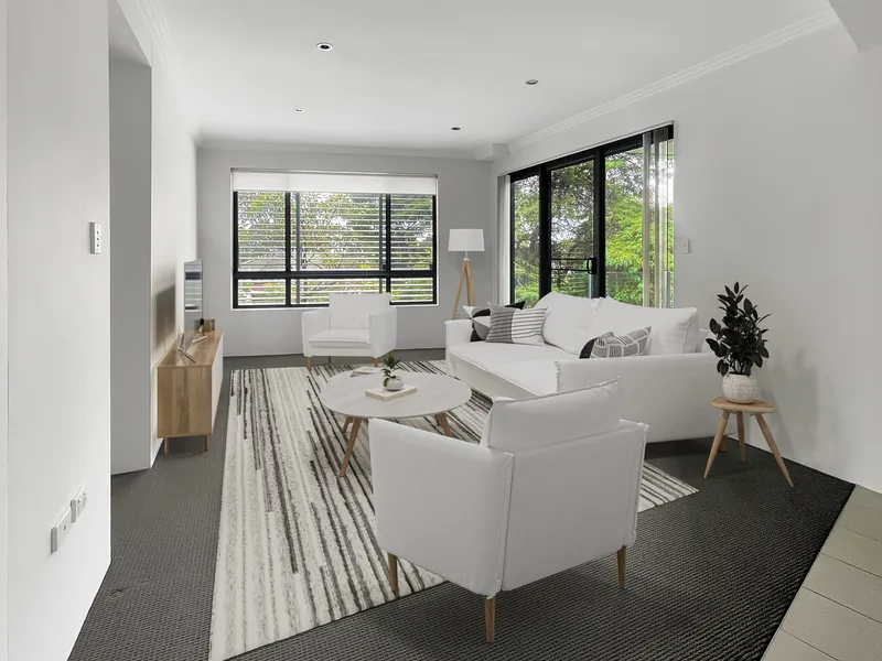 Neat unit in a convenient location