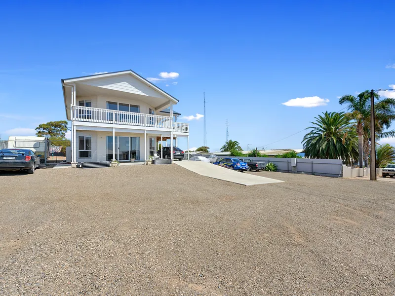 Outstanding Views - Relaxing Environment!