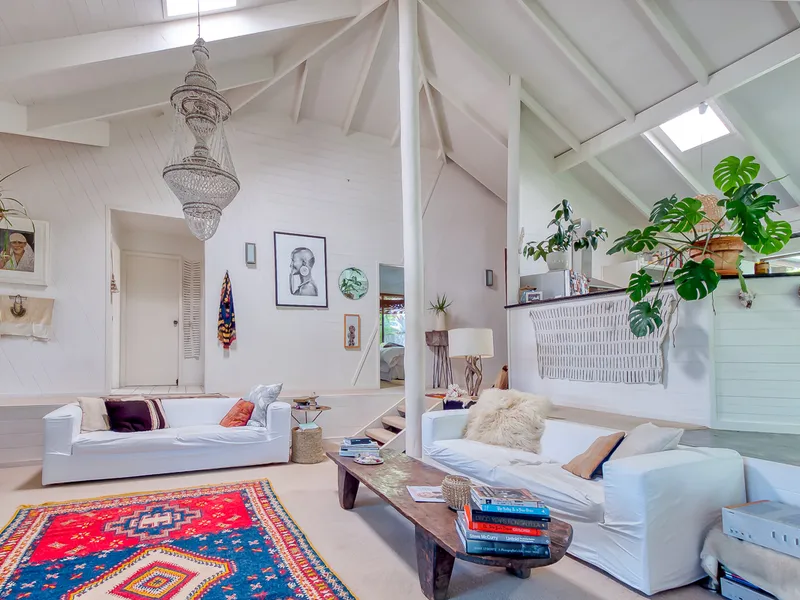 DELIGHTFUL BANGALOW HOME