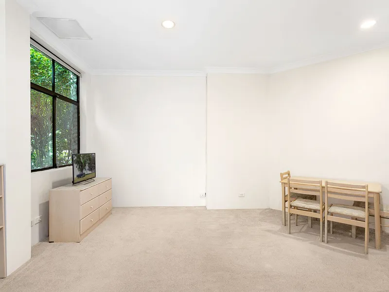 Rare entry point in convenient location