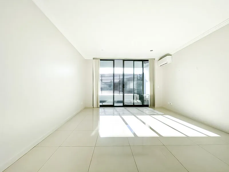 SPACIOUS 1 BEDROOM IN THE HEART OF PETERSHAM FOR LEASE