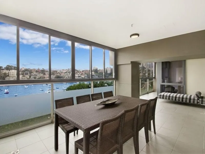 Luxe contemporary haven overlooking Lavender Bay - 4 Bedroom Apartment For Rent!!