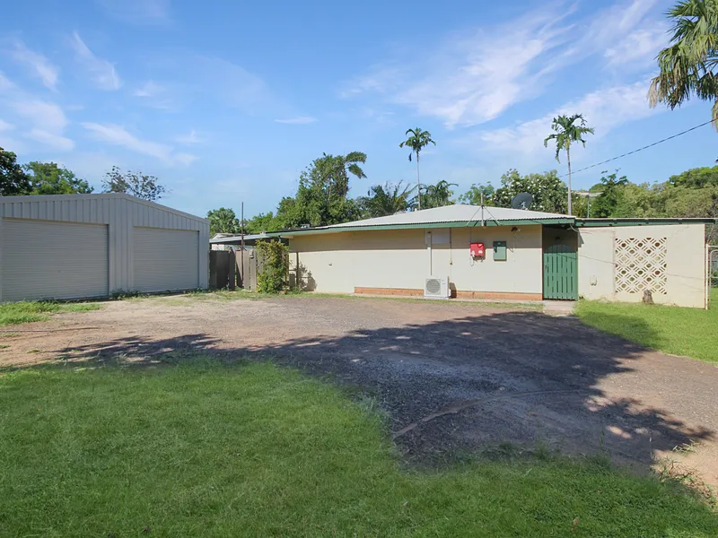 FAMILY HOME WITH ULTIMATE SHED! AIR CONDITIONING THROUGHOUT!