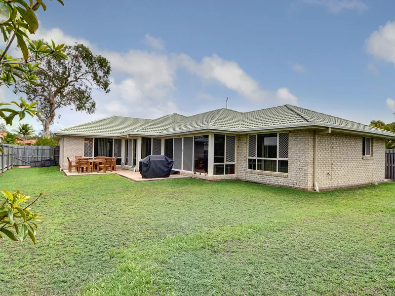 Large Family Home in Quiet Cul-de-sac