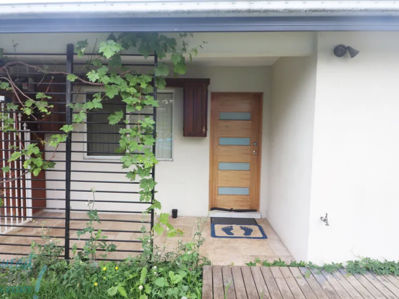 Two bedroom Granny flat with secluded access 